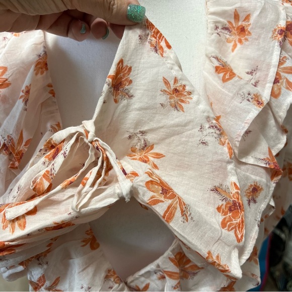 Free People Amanda Cotton Ruffled Wrap Top Ivory Combo Floral Size Medium NWT - Picture 13 of 15